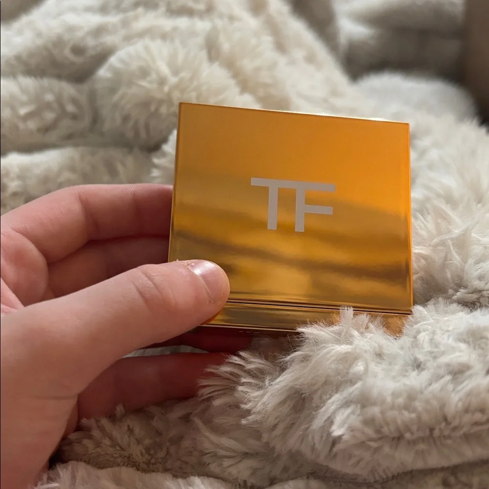 Tom Ford Gold Glow Highlighter Compact - Picture 4 of 5